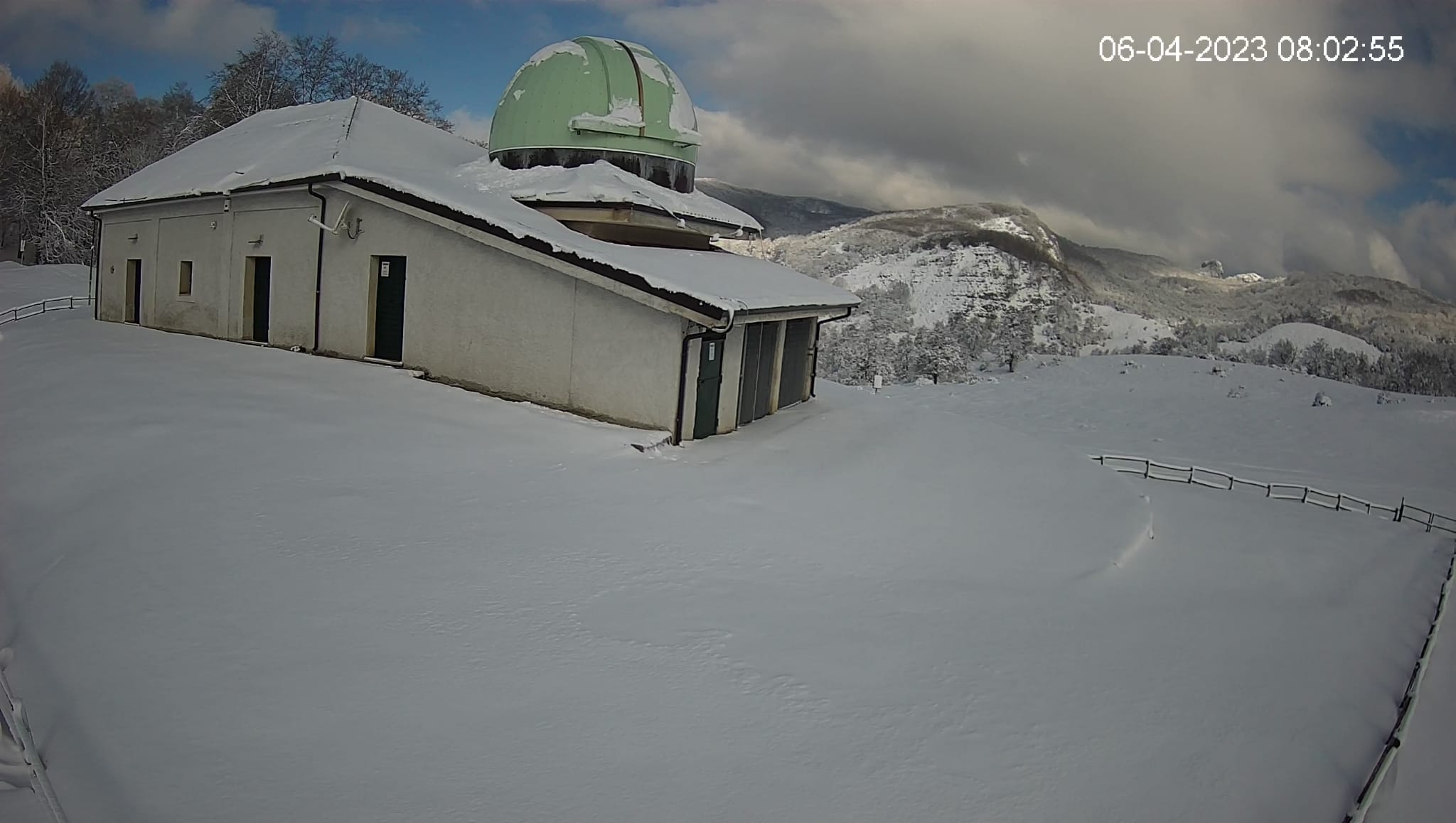 Strada e paesaggio verso l’Osservatorio Astronomico Aresta